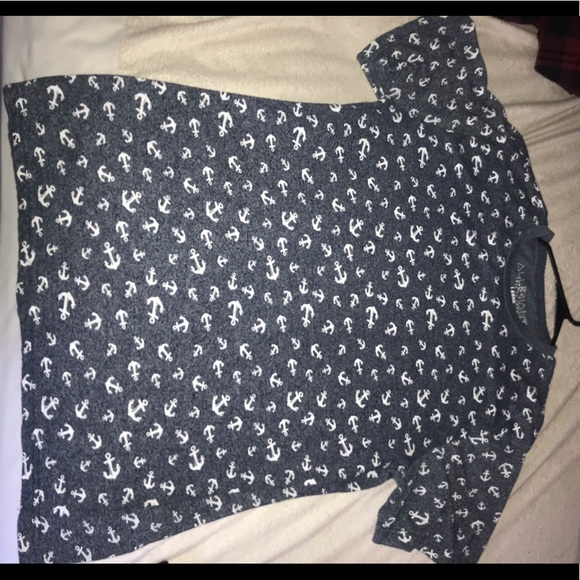 Blue tshirt with anchor pattern - Picture 2 of 5